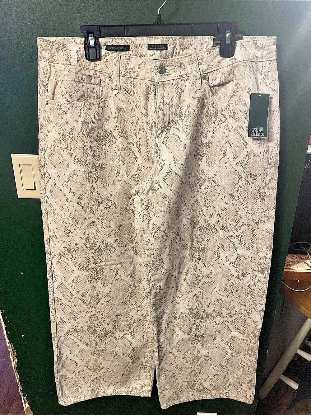 Wild Fable Low-Rise Baggy Jean Animal Print Jeans Waist 14 NWT